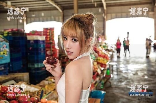 美丝单车与爱丝，私拍图集中随处可见的那种若有似无的气氛。