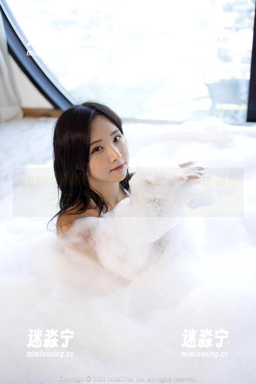 Habin夏彬(하빈)的比基尼攻击：比基尼已在，勇敢的你还不来分享？