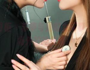 Ligui丽柜 – 苏黎与她的女同事：一场职场外拍的佳作！