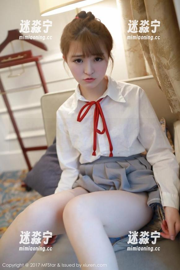 MFStar模范学院-柳侑绮Sevenbaby MFStar模范学院 - 柳侑绮Sevenbaby的棉袜奇遇—一个图库里的意外发现