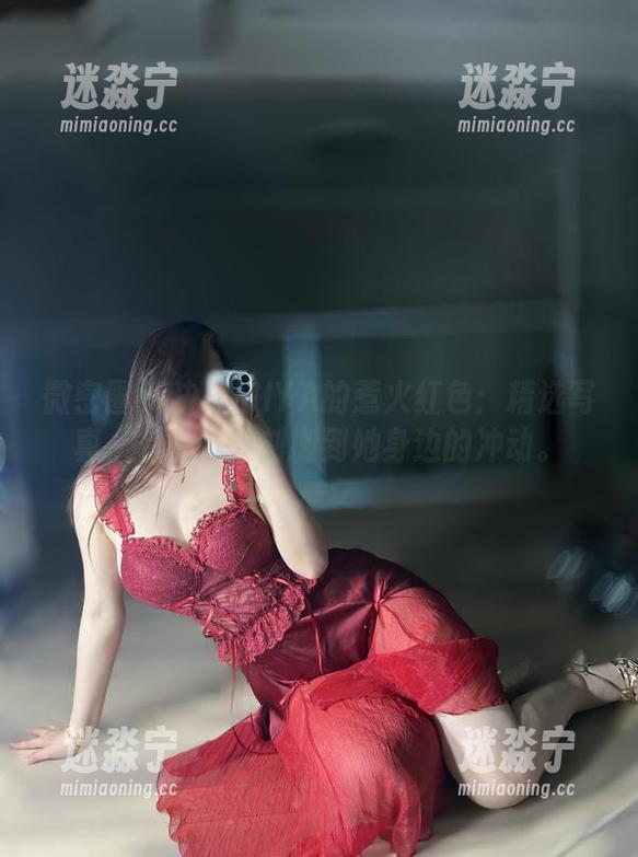 MIYA 微密圈 - 决战MIYA的惹火红色:精选写真,有种想立刻搬到她身边的冲动。