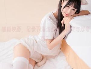 精选图库：喵糖映画，记录下海边红裙的真实与浮夸，完美契合吧？