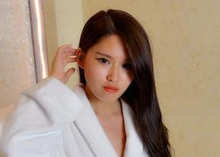 PANS写真 – 婚纱拍得美，但小颖的网盘更吸引人。