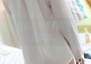 ROSI再出新品，内衣美图更新得让你心痒痒的。