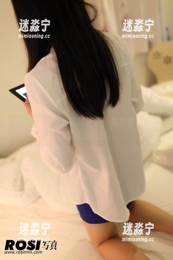 ROSI修女图集最新更新：即使穿着袍子也能优雅自如！