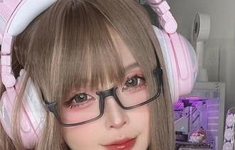 Sayo Momo的E女孩全集:最“性感”的时刻,往往是出丑的一秒