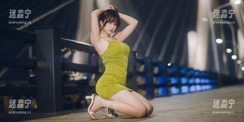 Tina很妖孽呀 假装优雅的Tina很妖孽呀在泳池的滑稽瞬间——图片一览!