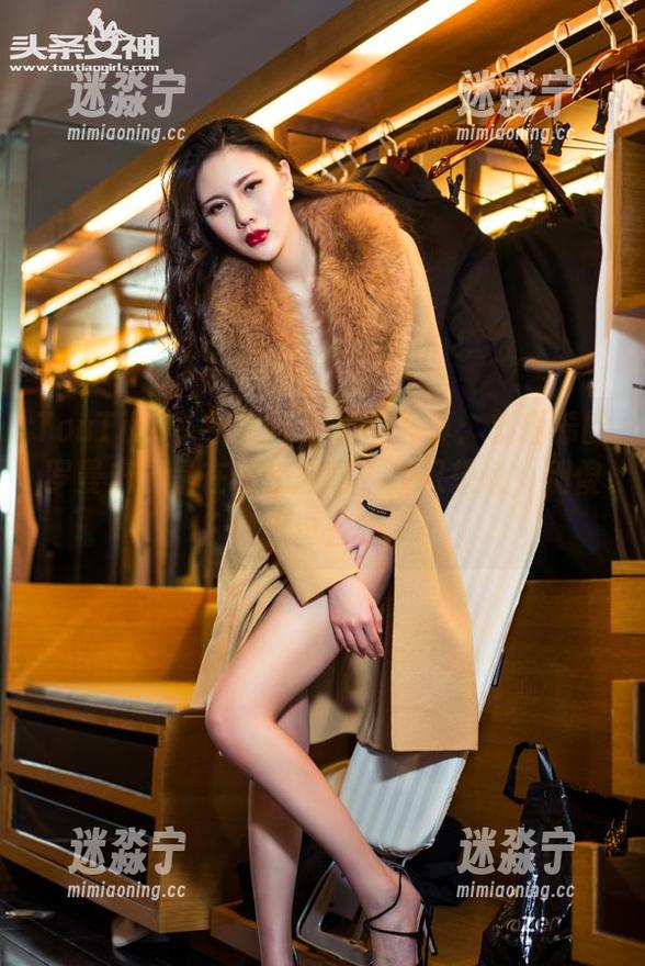 TouTiao头条女神-刘瑾希 TouTiao头条女神 - 最新写真:刘瑾希的罗曼史,是在谈恋爱吗?我只想说,别傻傻看过去呀。