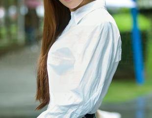 TuiGirl推女郎 – 全套户外的何奕恋，图包品质什么的，都是小事，重点是好像在偷看呢