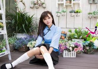 UGirls尤果网 – 教室里的沈诺馨图集：学习的同时来点刺激吧！