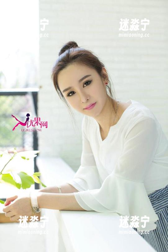 UGirls尤果网 - 请享用王语纯的礼服美图，除了免费，还带点甜。