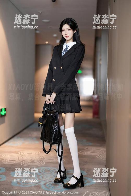 XIAOYU语画界-李丽莎 XIAOYU语画界 - 当李丽莎遇到她的姐姐写真,集合了温柔和洒脱,静静品味其中的滋味。