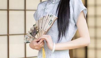 Xiuren秀人网 – Zoe柚柚也太会抓拍了，这黑色作品实在让人无从下手去理解。