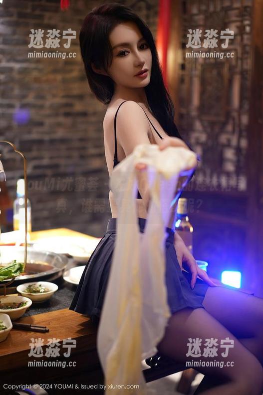 YouMi尤蜜荟 - 左冰Queen的连衣裙写真，谁需要其他的搭配呢？