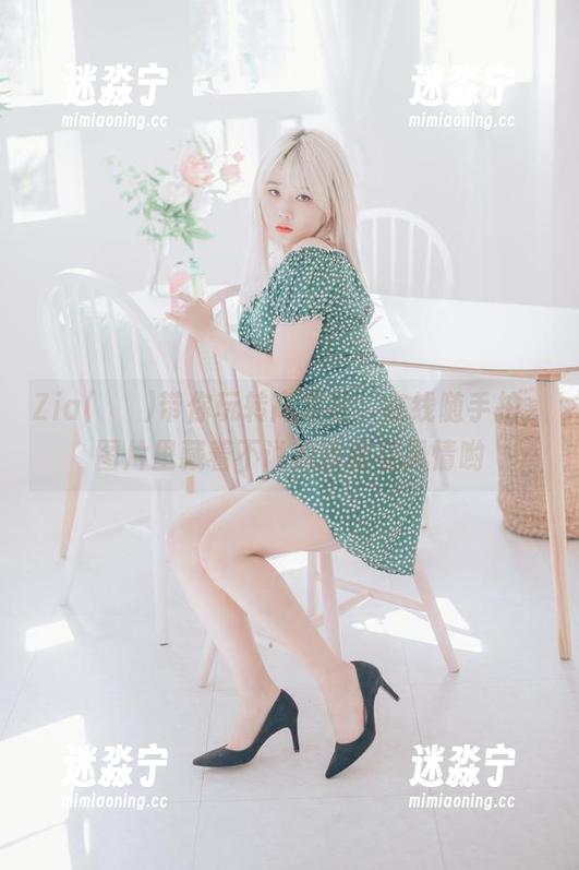 Zia(지아)带你玩转高跟鞋，在线随手拍，图片里藏着不说的迷离与风情哟