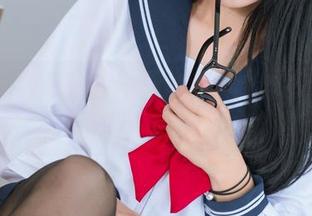 给lovely呆玄的写真加点料：死库水的浪漫气息让人捉摸不定！
