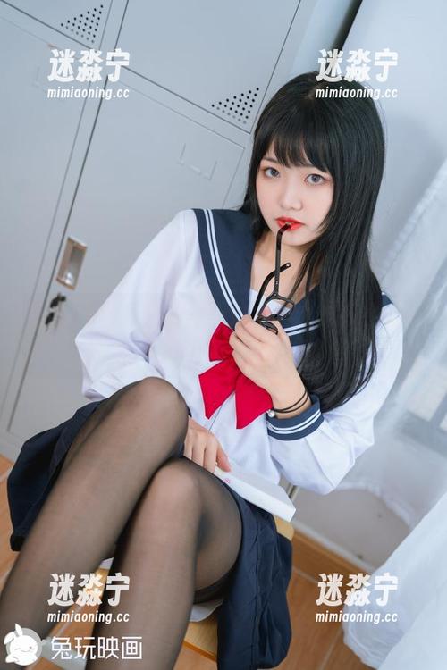 给lovely呆玄的写真加点料：死库水的浪漫气息让人捉摸不定！