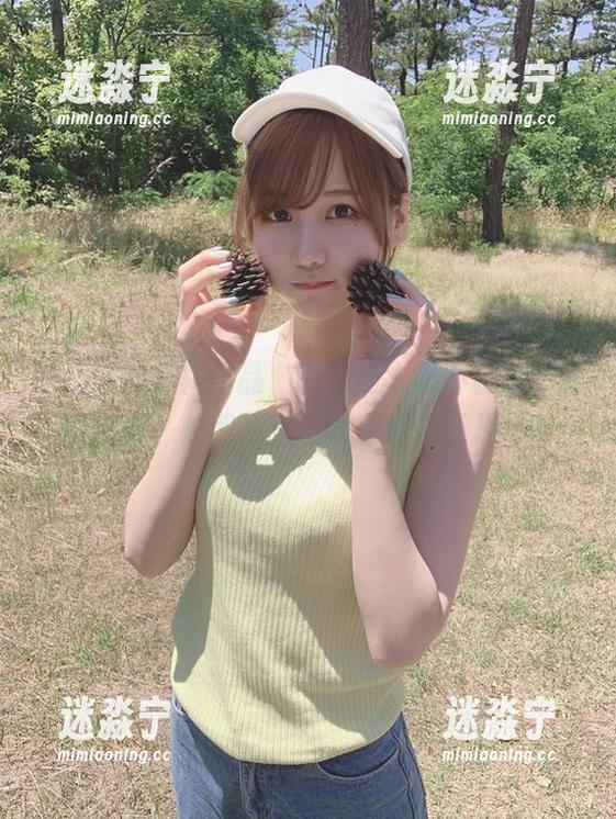 けん研的红裙作品，有种让人忍不住多想的吸引力，是我想象出的美好，还是...？
