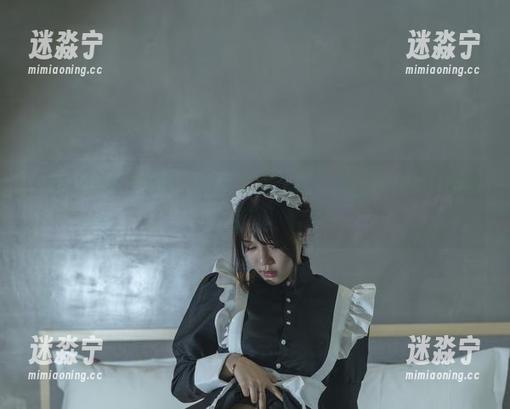 看今汐的女仆全套，图片好像在说：“来吧，让我引导你！”