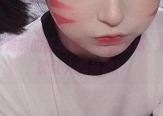 佳佳好难啊的新写真：美脚更新，随时都能让人想多想！