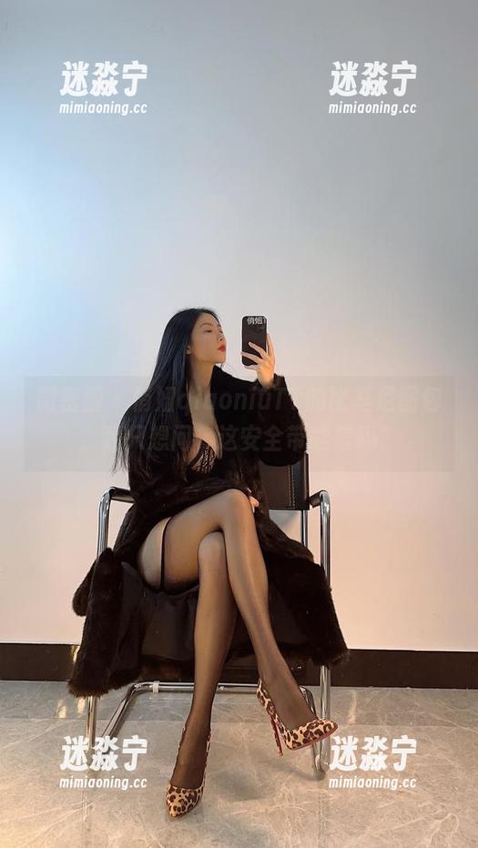 微密圈 - 俏妞qiaoniuTT的比基尼图包，我只想问，这安全带能信吗？