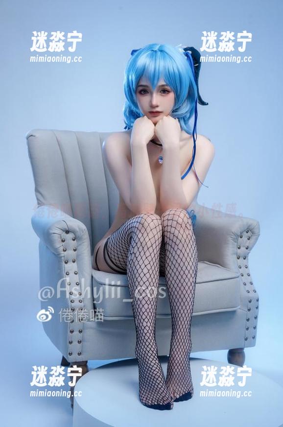 倦倦喵黑猫，高清壁纸里的小性感。