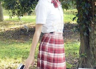 初夏女神 – 婚纱图库大开放，安妮等着你来“下载”灵感。