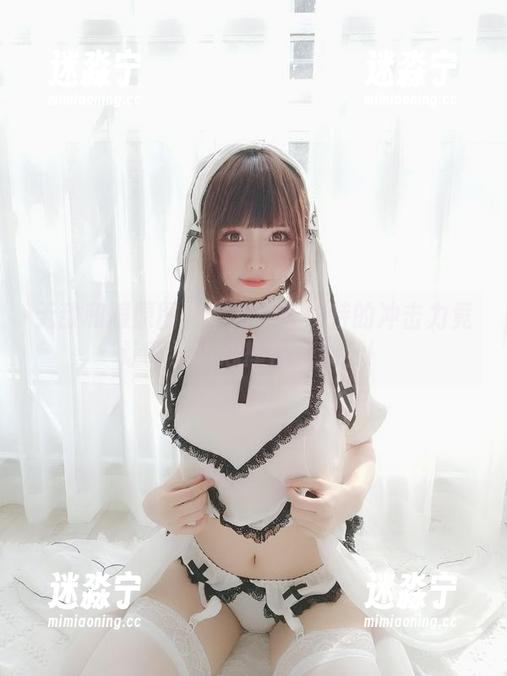 无敌和服原图：十万珍吱伏特的冲击力竟让我不小心摔在沙发上！