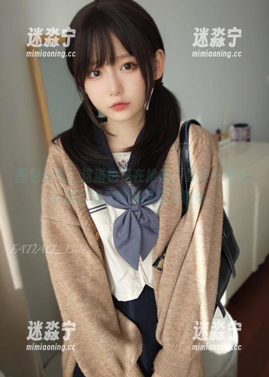 图包分享，这猫也是在抢镜，发条少女yoki的自撮之路好歹有点趣味。
