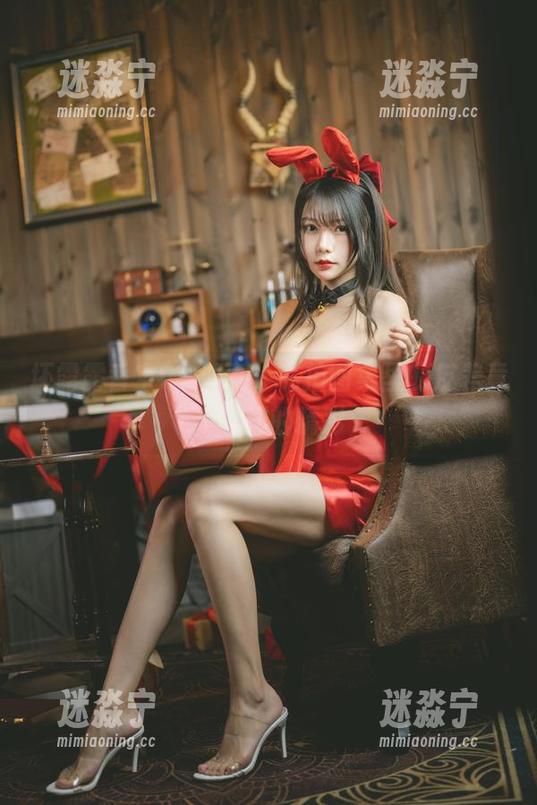 坏露露香宝 坏露露香宝VS修女,私拍图集里的反差竟是这样的精彩