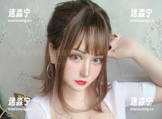 红丝带出街记：夏鸽鸽不想起床的高清写真，真的是拖了一条丝带公里上妆！