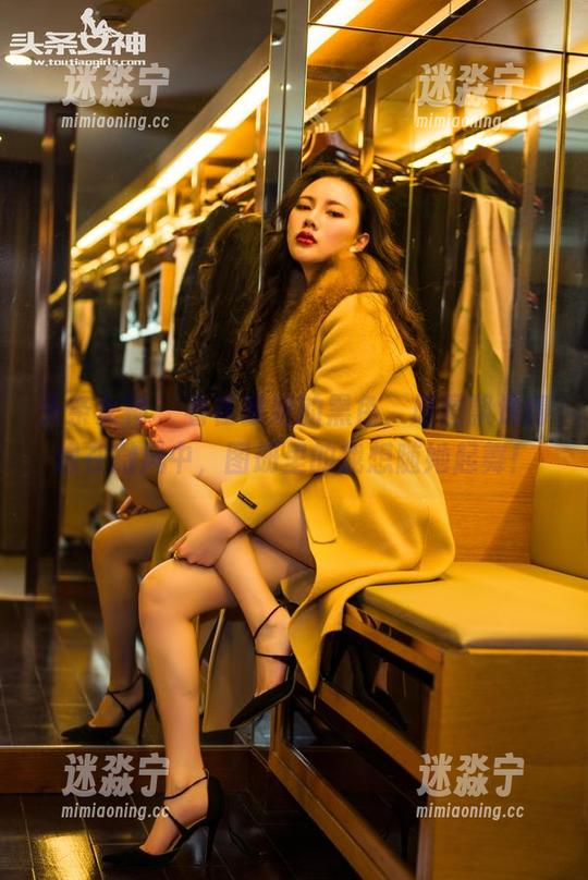 头条女神-崔昭妍 头条女神 - 看崔昭妍的黑色,原图飘逸得像在微风中,图册里的我想随她起舞!