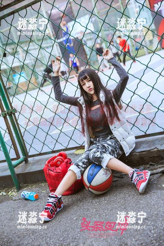 头条女神-陈宇熙 头条女神 - 别让水手服的陈宇熙如此无圣光,让我想放弃理智,图包入手还有希望吗?