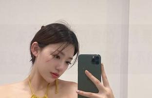 微密圈 – 本来能静静欣赏的，结果奶宝妹纸性感女仆的原图让我开心得不行了。