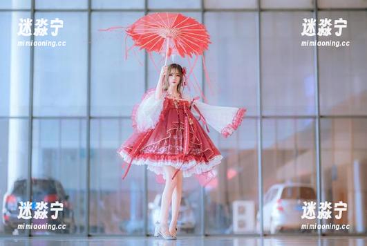 福利倾情奉上，赢着妖君白研的红裙原图慢慢看。