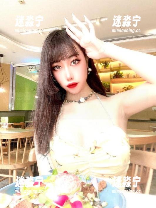 微密圈 - 小猫咪ck的写真集：妹妹，纯粹，但哪里冷淡了点？