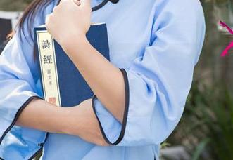 尤果网 – Sara泳池全集，作品里每一幅都是清新的夏日。