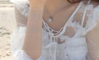 尤蜜荟 – 其乐无穷，Yumi尤美的新写真集更新，里面的秘密比我早上选的衣服还要混乱。