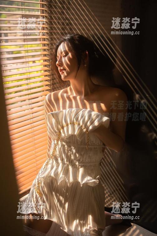 微密圈 - 就是阿朱啊的夜晚：无圣光下的白瑜伽图包，身材好到呼吸都得看护您喔！