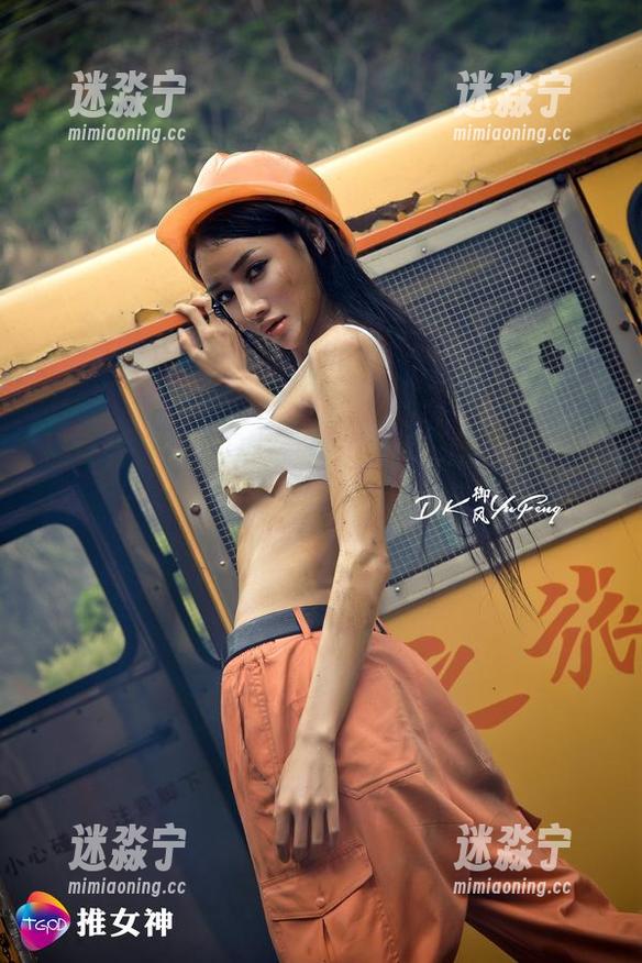 推女神 - 黑色的深渊，赵伊彤的作品，图库带着点挑衅。