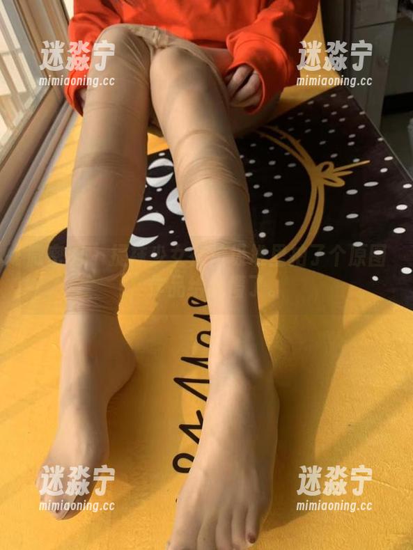 提袜少女 微密圈 - 提袜少女在垃圾堆里拍了个原图,作品给我懵了。