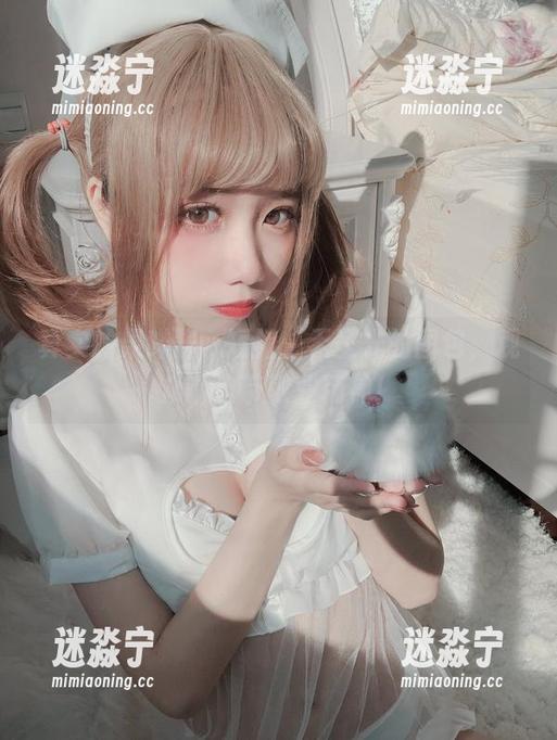 果咩酱w 真实的果咩酱w短裙:无圣光的图包,观众请自带敬业精神!