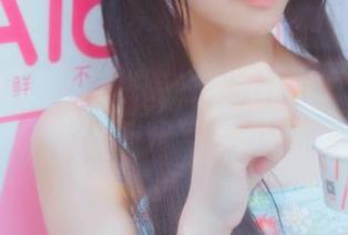 突破次元壁，桜桃喵的美图让资源飞起来，明日方舟等你来撩！