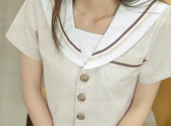 梦丝女神 – 下载灵唯校服纯白套图，目光停留在那一瞬间，难以自拔，真是个谜一样的姑娘。