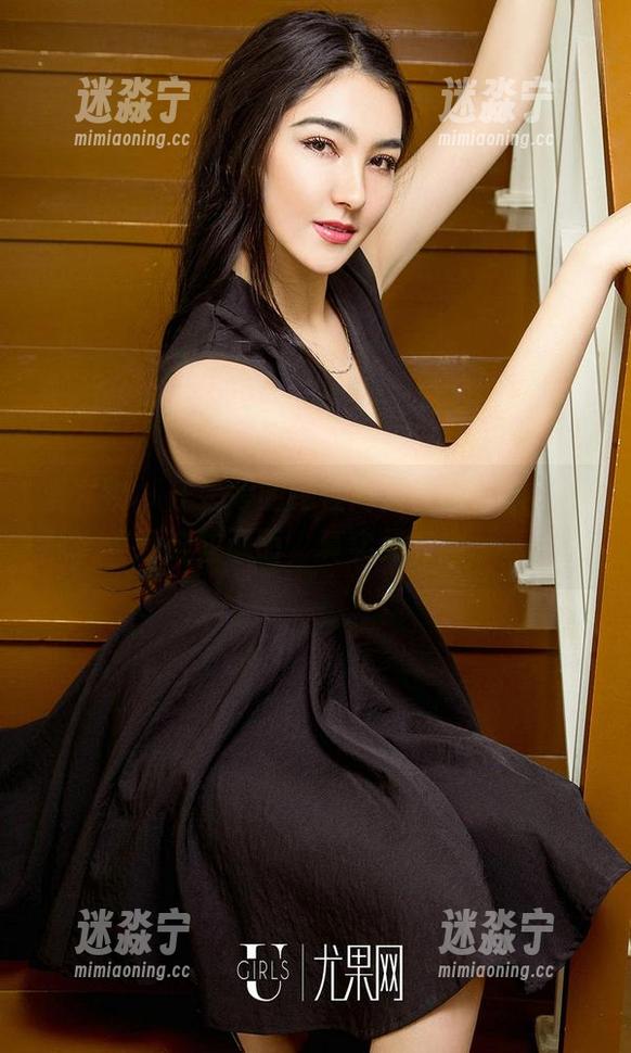 爱尤物 - 任婷婷的绝佳高清校服合集，翻开这些画面，真实又有趣。