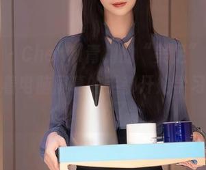 秀人网 – Cheryl青树的“美足”写真，而我对着电脑屏幕的手都开始学习怎样优雅地站了。