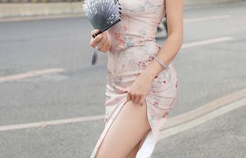 秀人网 – “z杯悠悠”的豹纹世界：原图照相机捕捉的谐趣写真