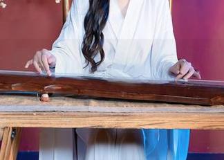 秀人网 – 看伍晓丽Shirley如何玩转黑白，最新图库给你不同寻常的视角！