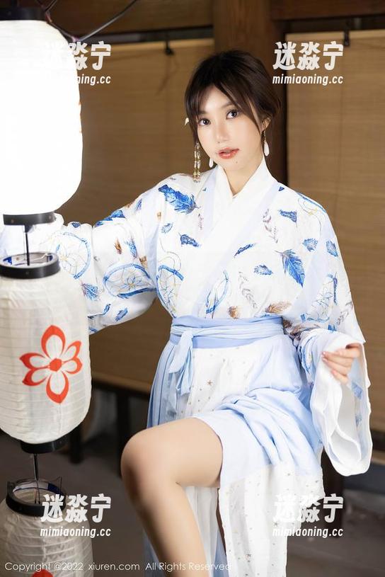 秀人网 - 史雨姐姐的挑战：在无圣光的状态下，内衣写真不需要任何伪装。
