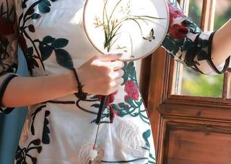 秀人网 – 花嫁戏码完整版：奶酥在这图册里，一见花海二见奶茶！